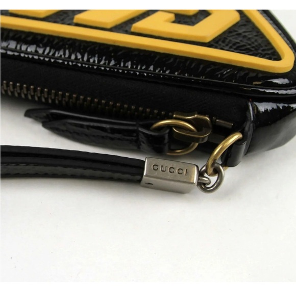GUCCI Unisex Black Patent Leather Diamond Shape Wrist Wallet 524316 8177 - Picture 1 of 8